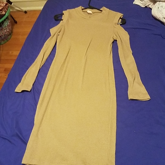 Dress - Picture 1 of 2